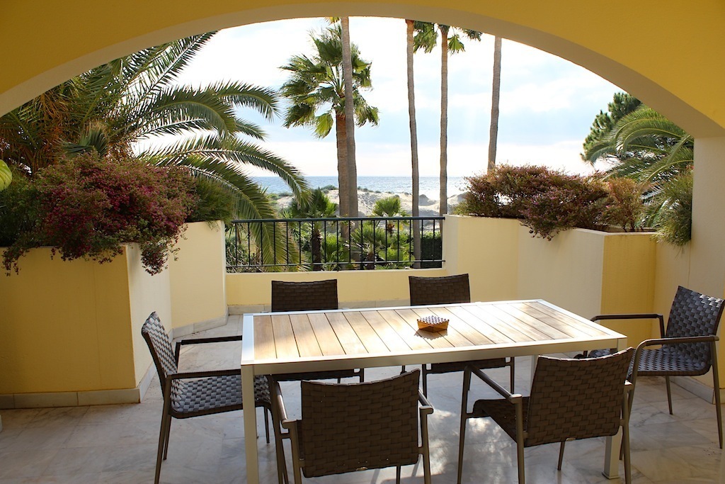 2 bedroom, 2 bathroom Apartment for rent in Elviria, Marbella