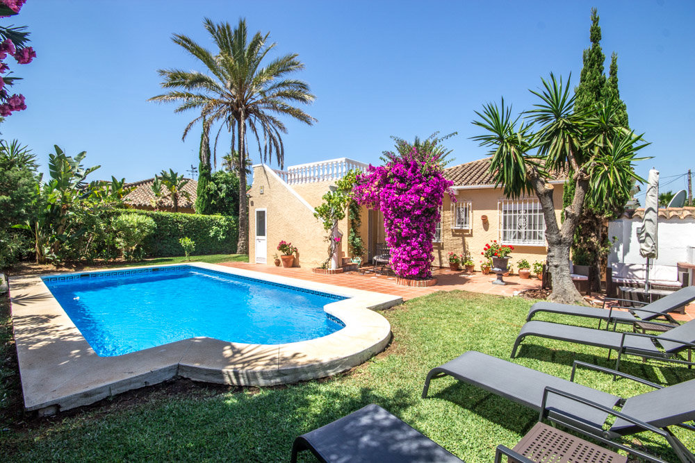 Villa de 3 dormitorio/s,  y 2 baño/s  para venta en Marbesa, Marbella