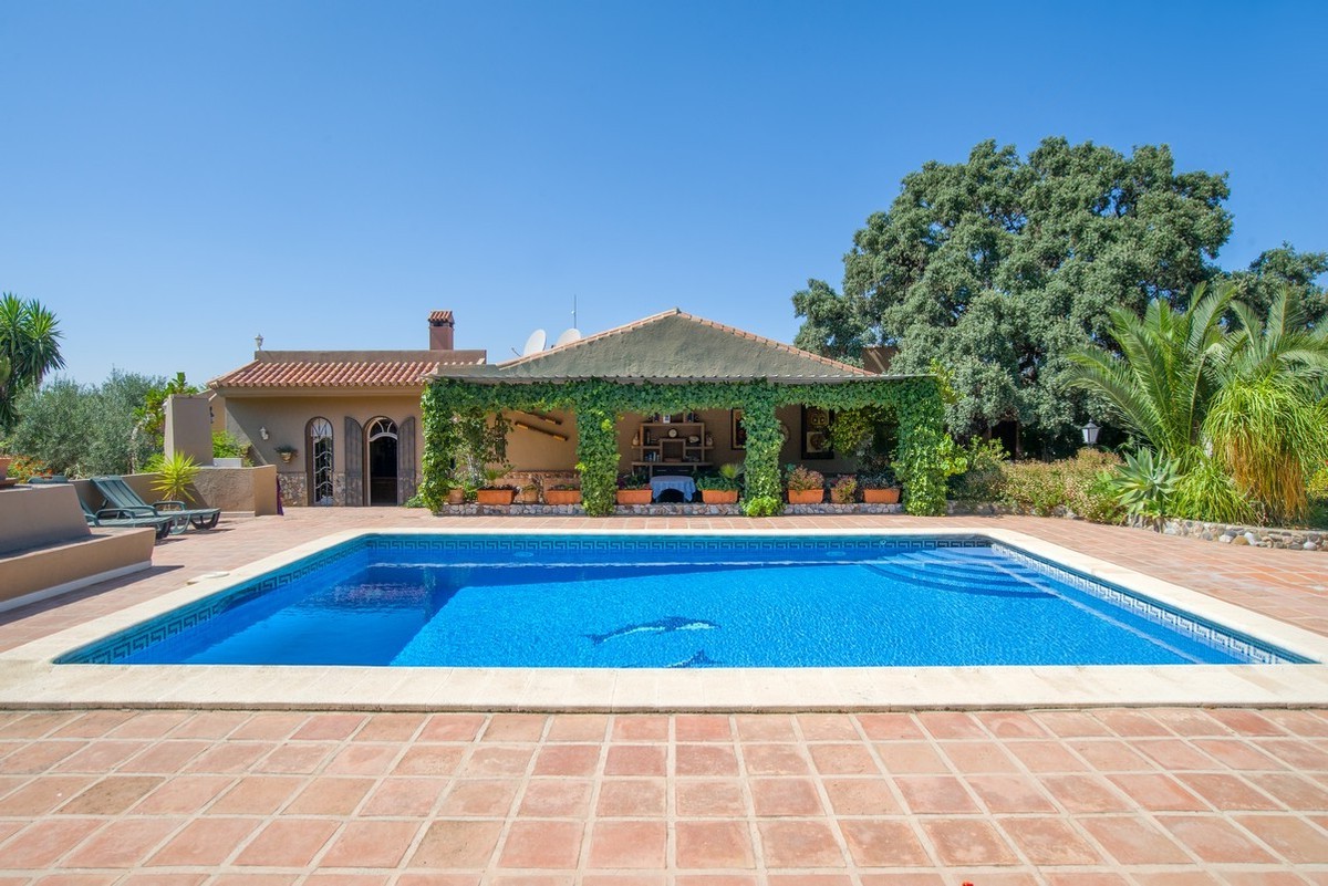 Beautiful  Finca with 2 houses on 4600m2 Plot in Alhaurin el Grande