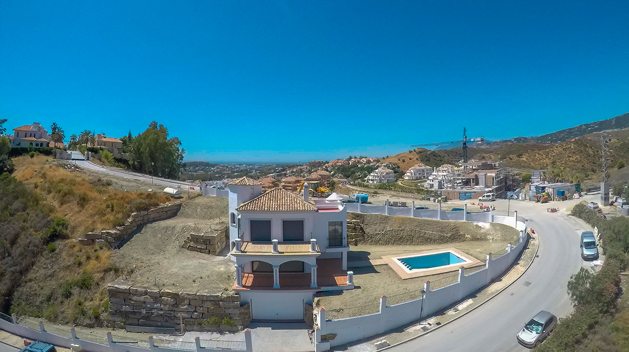 New Villa in  Nueva Andalucia