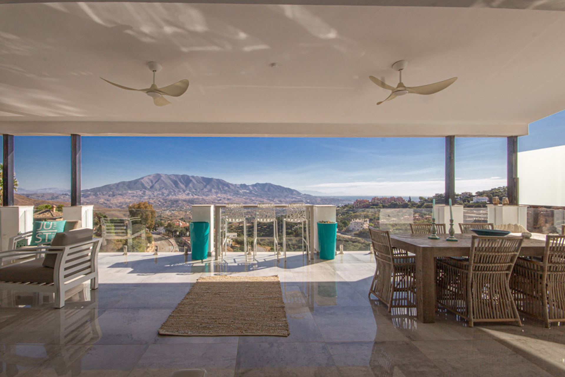 Spacious Family Villa with Panoramic Views in La Mairena
