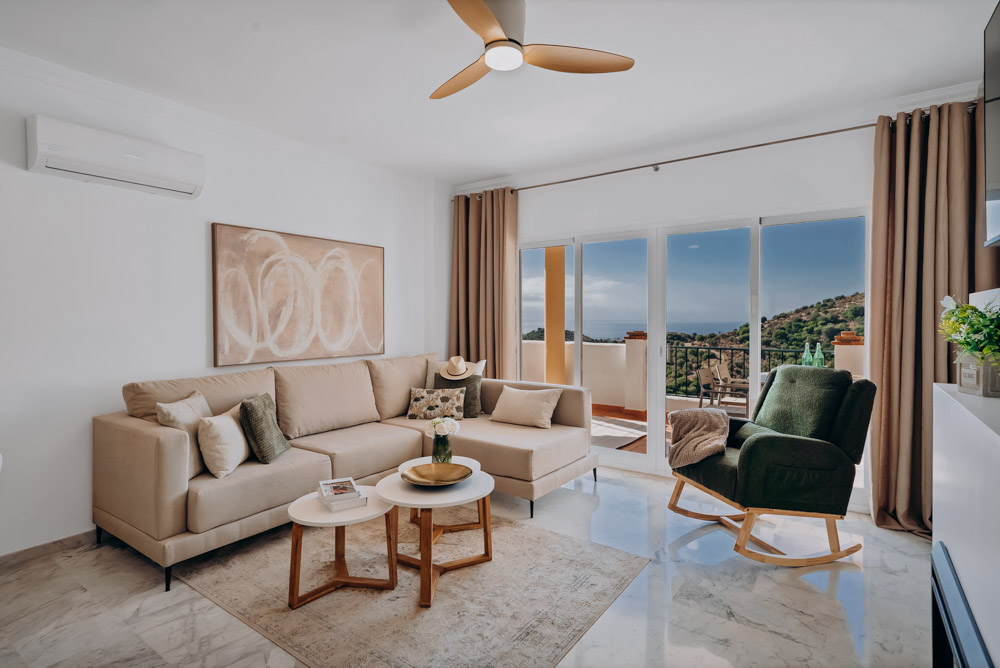 Fully Renovated 3-Bedroom Apartment with Panoramic Sea Views in Upper Calahonda