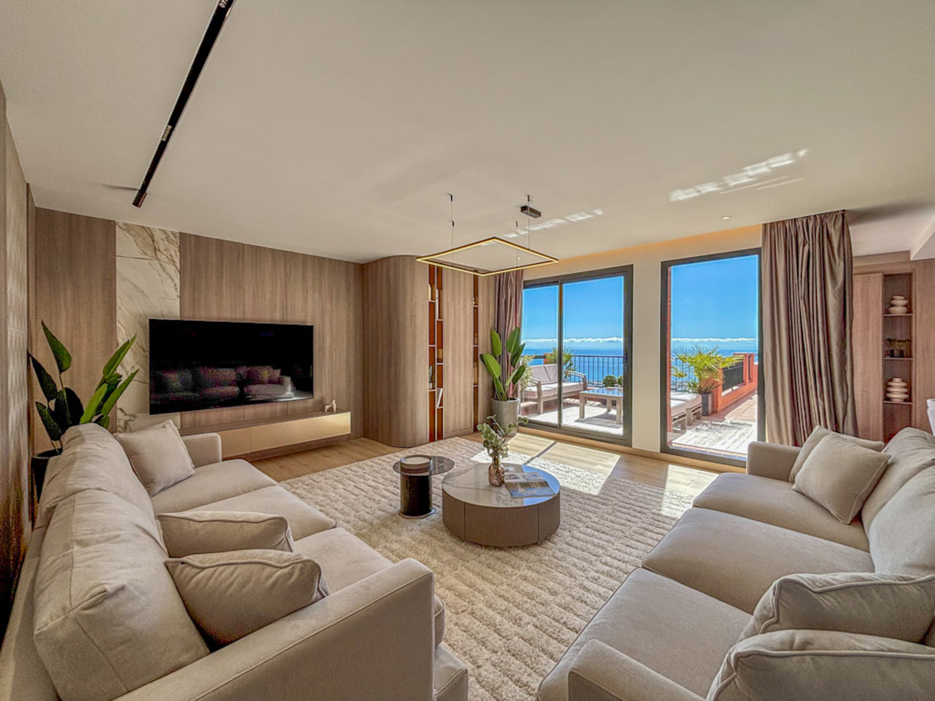 Panoramic 180° Sea View Luxury Apartment | Calahonda – Marbella Area | Private Jacuzzi |