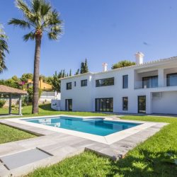 6bed villa in Artola Alta with beautiful sea views