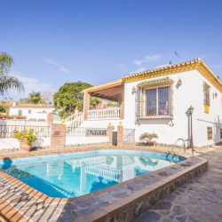 Encantadora villa andaluza en el corazón de Coín