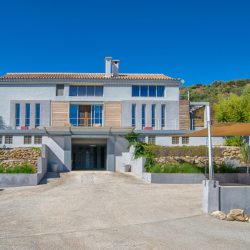 Beautiful furnished, contemporary and bright villa with stunning open views in Monda