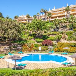 2 bedroom Apartment in Elviria Hills