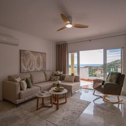 Vollständig renovierte 3-Zimmer-Wohnung mit Panoramablick auf das Meer in Ober-Calahonda