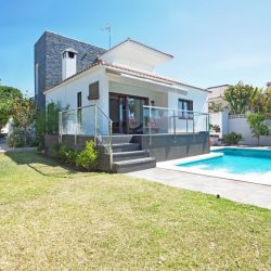 Modern Beach Villa in Costabella