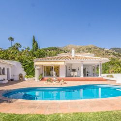 5 bedroom Villa in Mijas