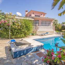 3 bedroom, 4 bathroom Villa for sale in Carib Playa, Marbella