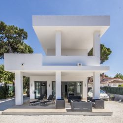 contemporary Villa in Bosquemar