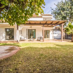 Beautiful Family Villa in Las Chapas Beachside