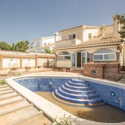 Investment property in Calahonda