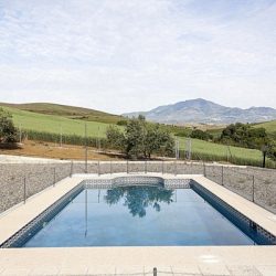 Una propiedad excelente para los amantes de la naturaleza y los caballos, encantadora finca ubicada en una parcela de 30.000M2