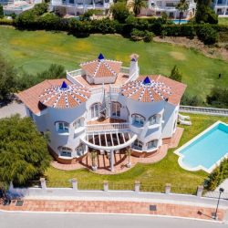 Beautiful villa frontline golf El Chaparral with sea views