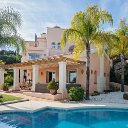 Frontline Golf villa in Elviria